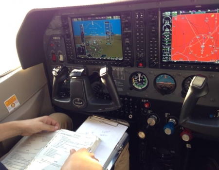 Cessna 182 with Garmin 1000 Glascockpit for Instrumentrating